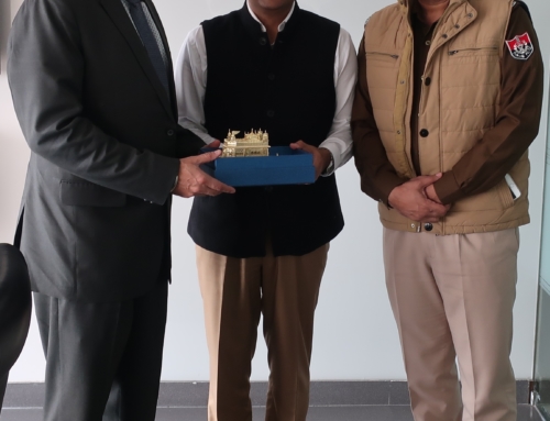 Mr.Suneet Kochhar Managing Trustee Madad Charitable Foundation facilitating IPS Sh. S.P.S Pamar IG Border Zone,Amritsar